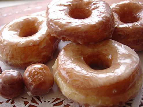 glazed doughnuts - The worst foods to eat while playing video games
